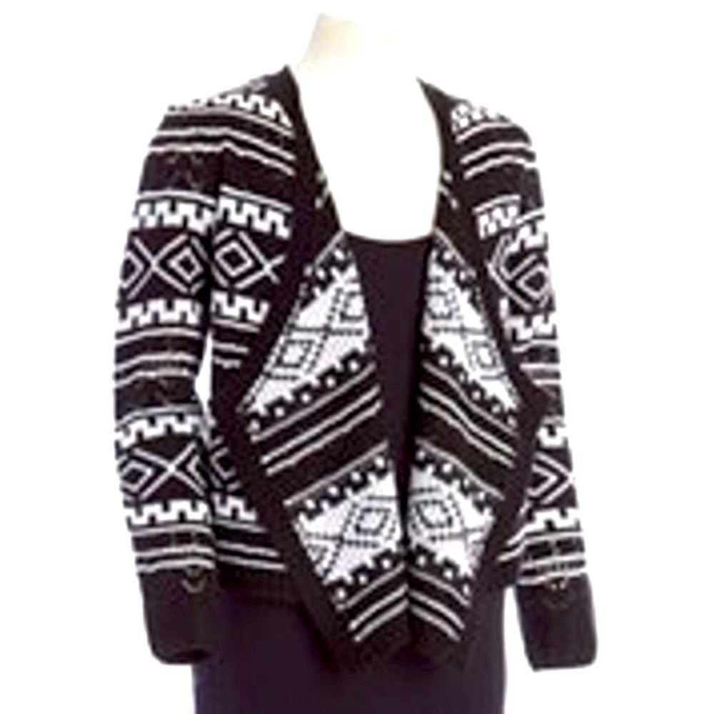 NWT Blush & Bloom Junior Girl Medium Black Aztec Acrylic Open Cardigan Sweater